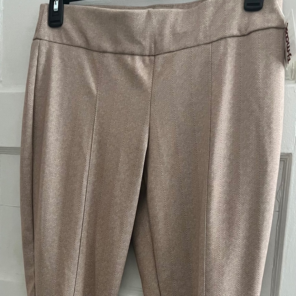 BRAND NEW! ANNE KLEIN Size M Elastic Waist Sand/White Trousers NEVER WORN